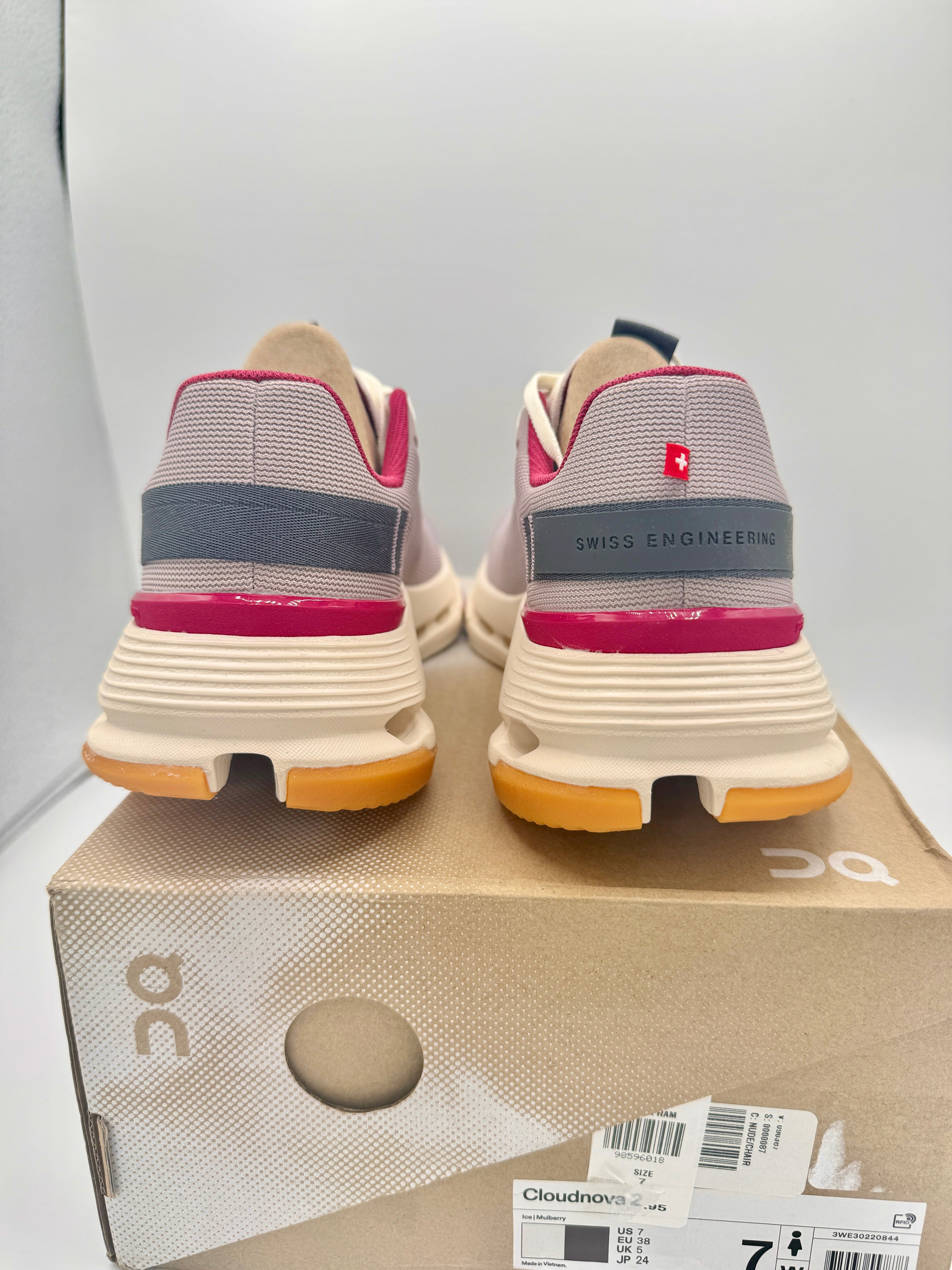 On Cloudnova Form 2 Sneakers Women’s Running Shoes - Fade / Orchid